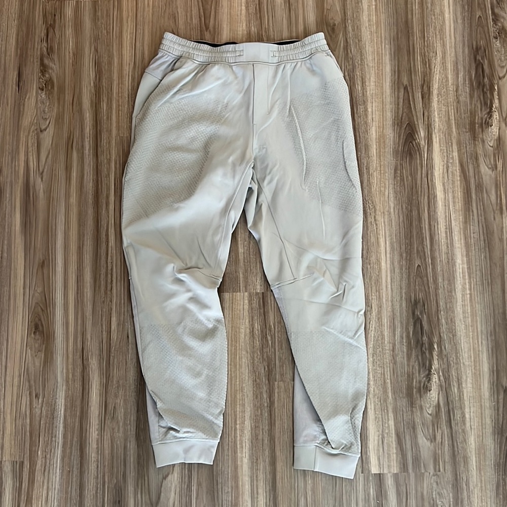 Lululemon x Barry’s joggers Tan